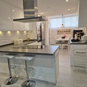  Apartamento Luxurious Three Bedroom Duplex Close To